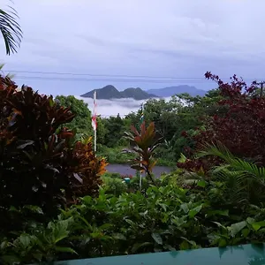 https://trois-piton-apartments-trafalgar.comcaribbean.com